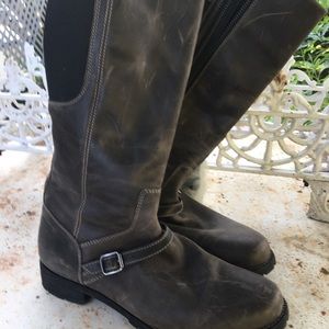 Ariat Waterproof Booth